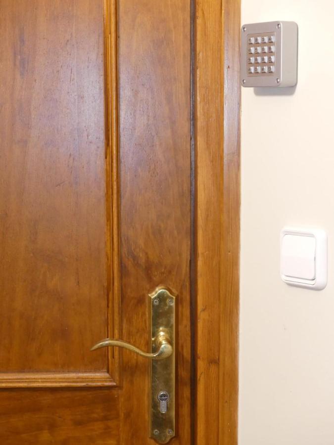 Apartament Encantador Al Centre De Vic Aptgarbi Экстерьер фото